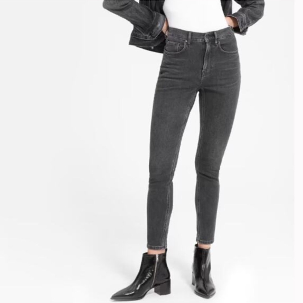 Everlane Women’s The Mid Rise Skinny Ankle Jean Washed‎ Black
